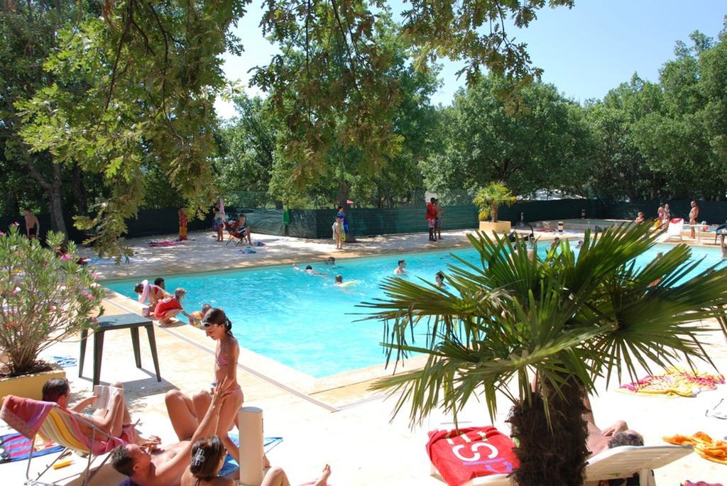 Hotel Domaine Les Chenes Blancs Saint-Saturnin-d'Apt Exteriér fotografie